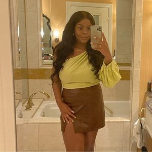 Meet your Posher, Naana